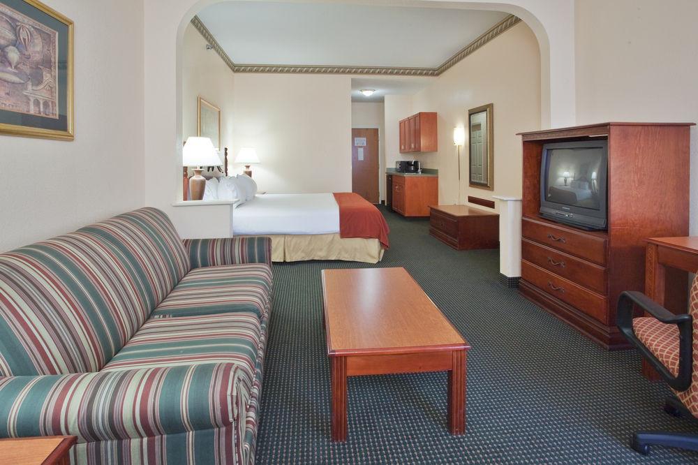 Holiday Inn Express - Plymouth By Ihg Εξωτερικό φωτογραφία